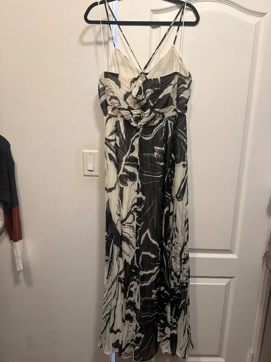 Express spaghetti strapped long black and white floral dress - Picture 2 of 3